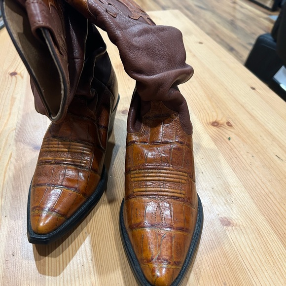 Ariat cowboy boots - Picture 2 of 5